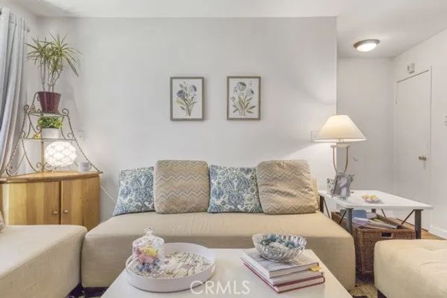 15155 Sherman Way 14, Van Nuys, CA 91405