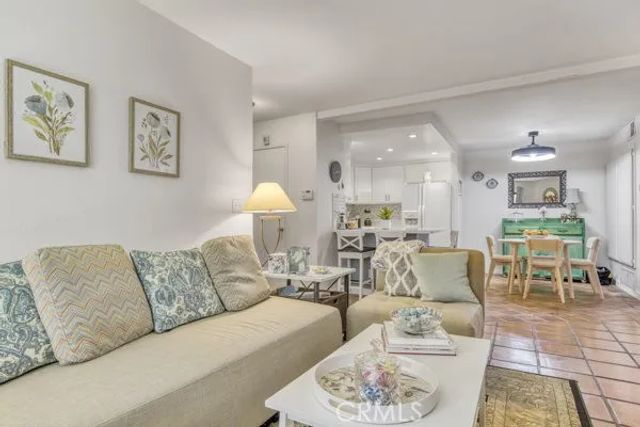 15155 Sherman Way 14, Van Nuys, CA 91405