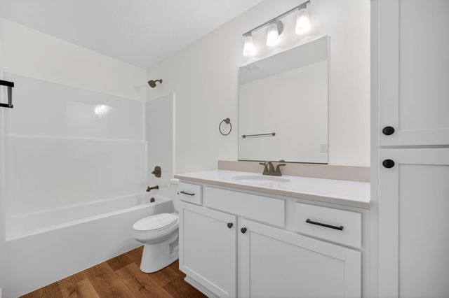 2902 Prairieside Place, Norwalk, IA 50211
