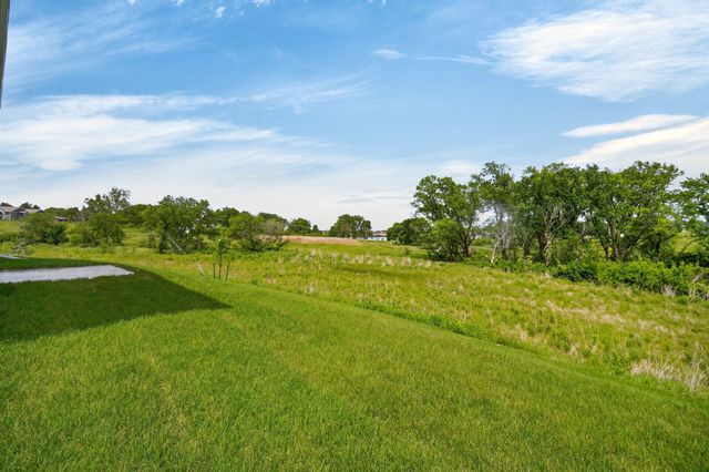 2902 Prairieside Place, Norwalk, IA 50211