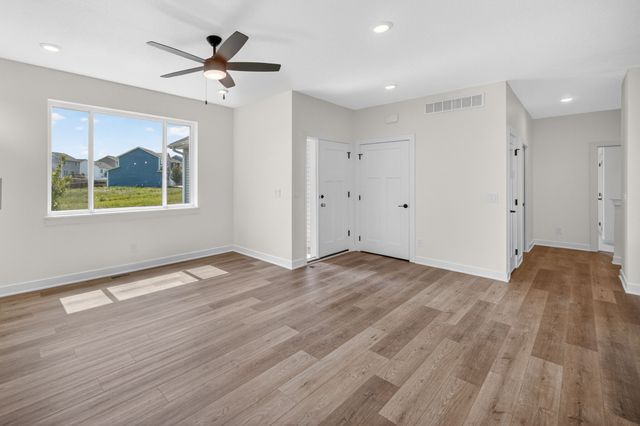 2902 Prairieside Place, Norwalk, IA 50211