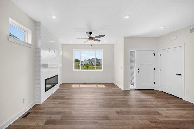 2902 Prairieside Place, Norwalk, IA 50211