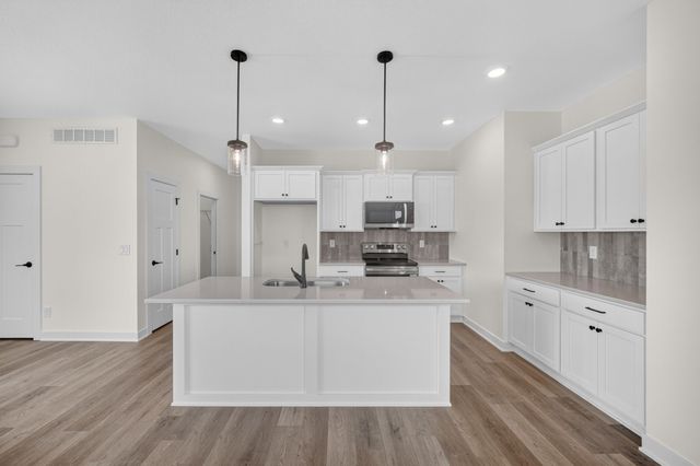 2902 Prairieside Place, Norwalk, IA 50211