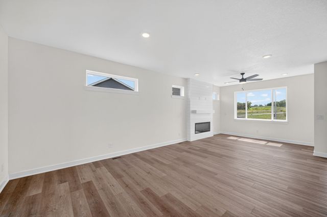 2902 Prairieside Place, Norwalk, IA 50211