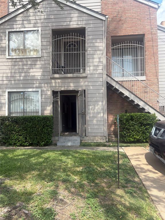 6701 Sands Point Drive 63, Houston, TX 77074