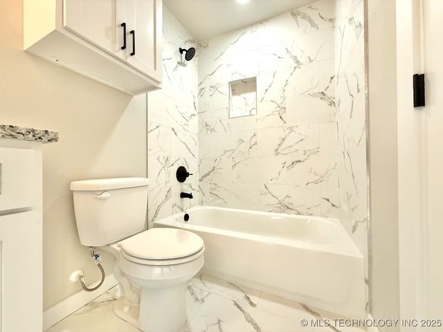 1042 N Valley Drive, Sand Springs, OK 74063