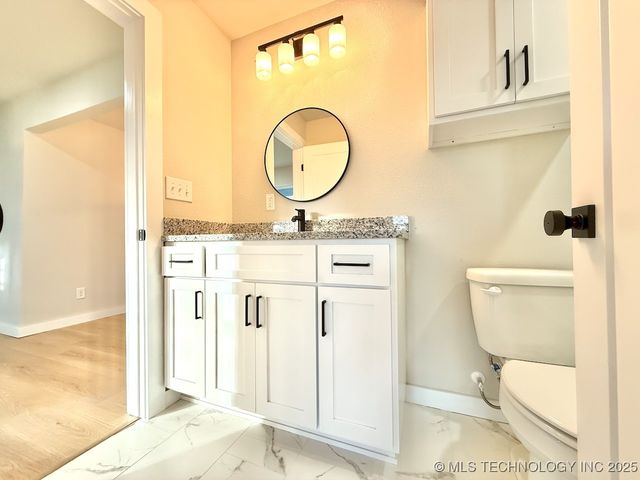 1042 N Valley Drive, Sand Springs, OK 74063