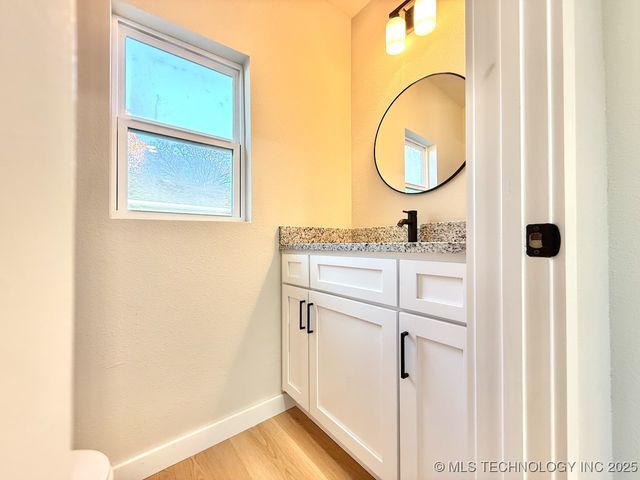 1042 N Valley Drive, Sand Springs, OK 74063