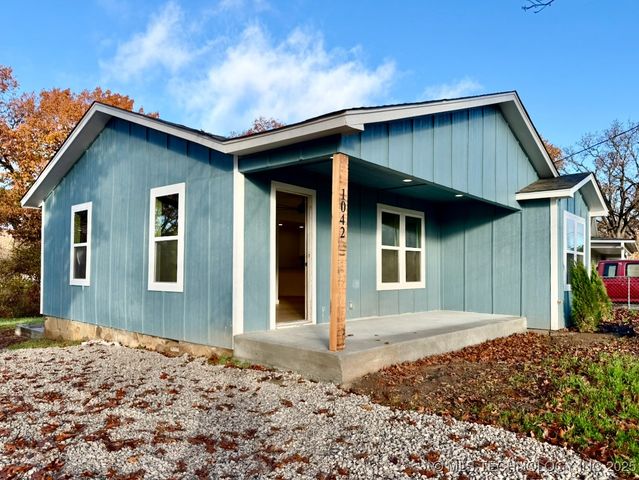 1042 N Valley Drive, Sand Springs, OK 74063