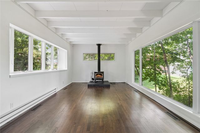 225 Lee St, Iowa City, IA 52246