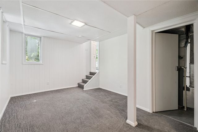 225 Lee St, Iowa City, IA 52246