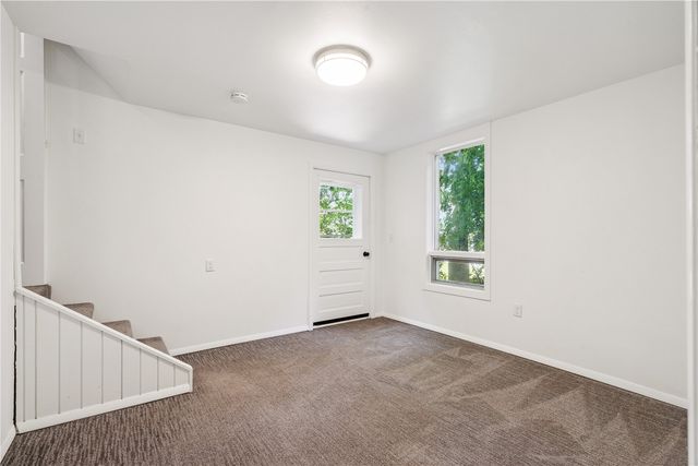 225 Lee St, Iowa City, IA 52246