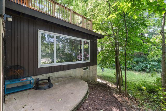 225 Lee St, Iowa City, IA 52246