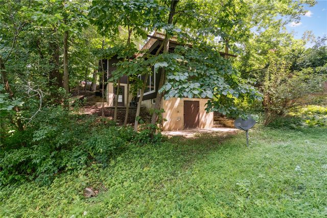 225 Lee St, Iowa City, IA 52246