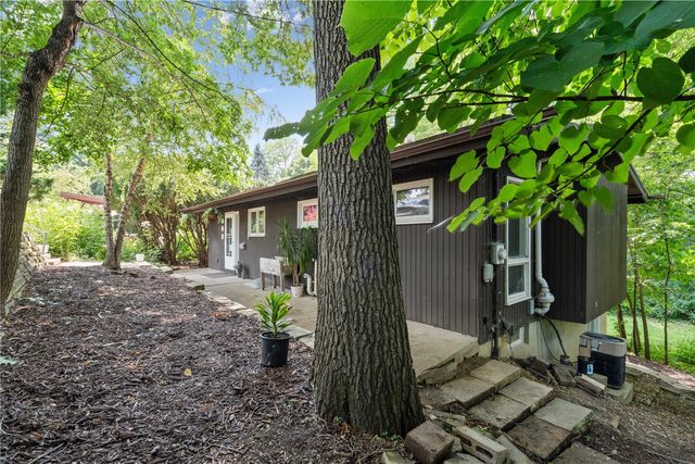 225 Lee St, Iowa City, IA 52246