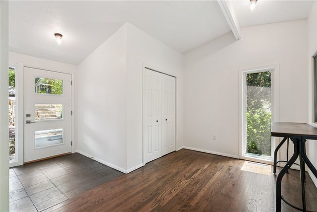 225 Lee St, Iowa City, IA 52246