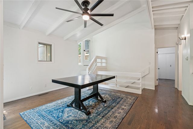 225 Lee St, Iowa City, IA 52246