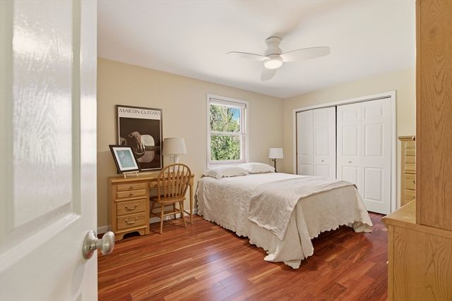 81 Seapowet Ave, Tiverton, RI 02878