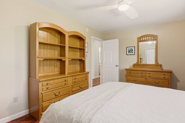 81 Seapowet Ave, Tiverton, RI 02878