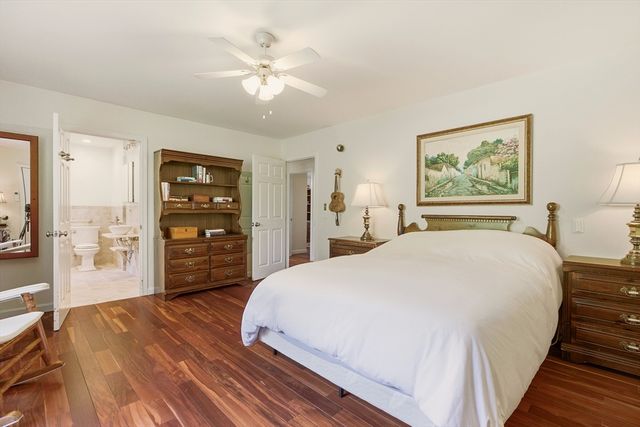 81 Seapowet Ave, Tiverton, RI 02878
