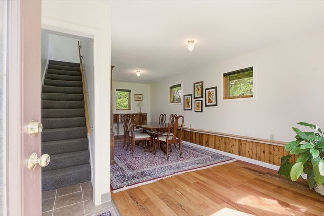 81 Seapowet Ave, Tiverton, RI 02878