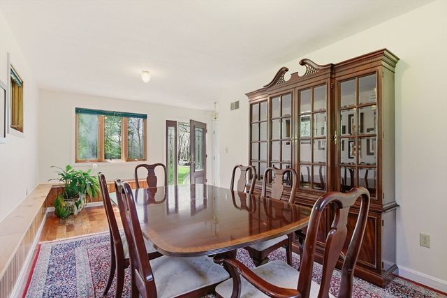 81 Seapowet Ave, Tiverton, RI 02878