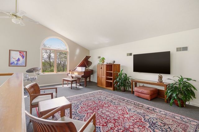 81 Seapowet Ave, Tiverton, RI 02878