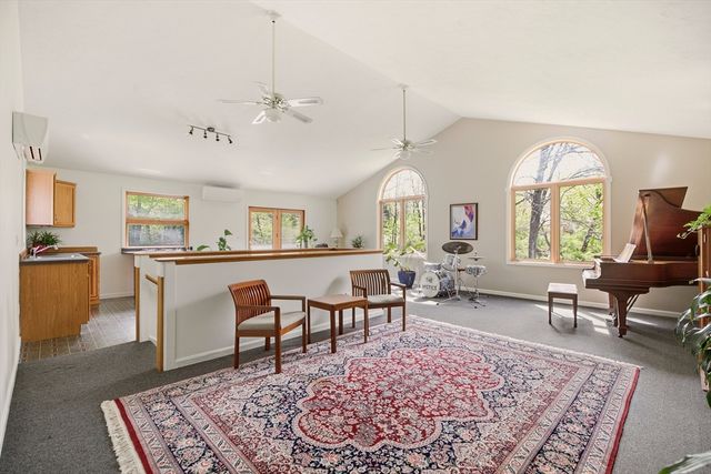 81 Seapowet Ave, Tiverton, RI 02878