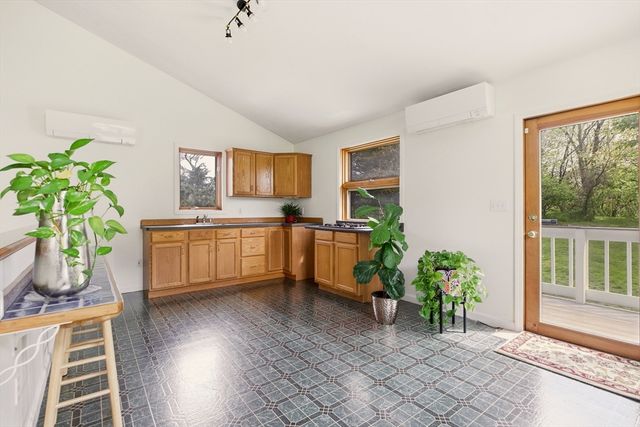 81 Seapowet Ave, Tiverton, RI 02878
