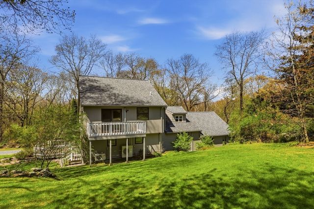 81 Seapowet Ave, Tiverton, RI 02878