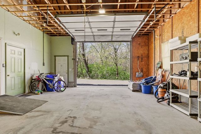 81 Seapowet Ave, Tiverton, RI 02878