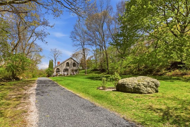 81 Seapowet Ave, Tiverton, RI 02878