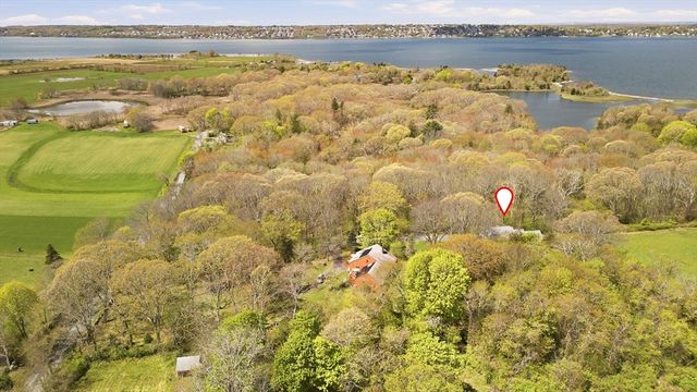 81 Seapowet Ave, Tiverton, RI 02878