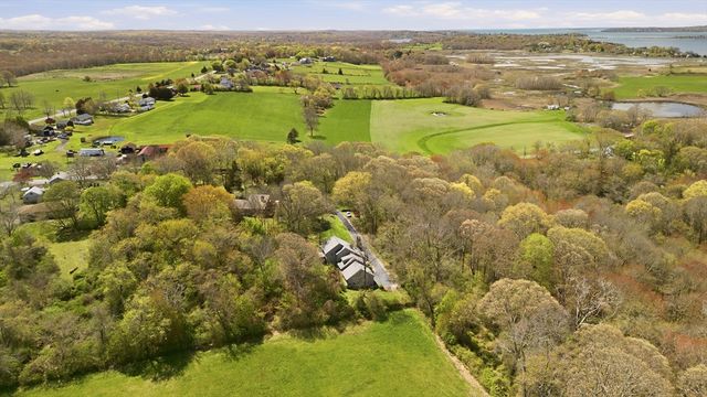 81 Seapowet Ave, Tiverton, RI 02878