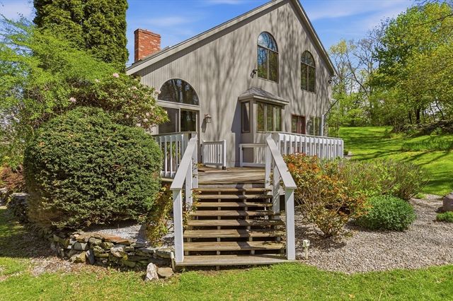 81 Seapowet Ave, Tiverton, RI 02878