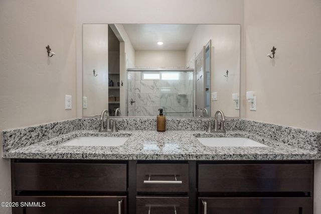 6109 Montgomery Road, Las Cruces, NM 88012