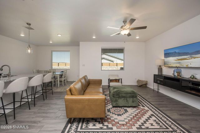 6109 Montgomery Road, Las Cruces, NM 88012
