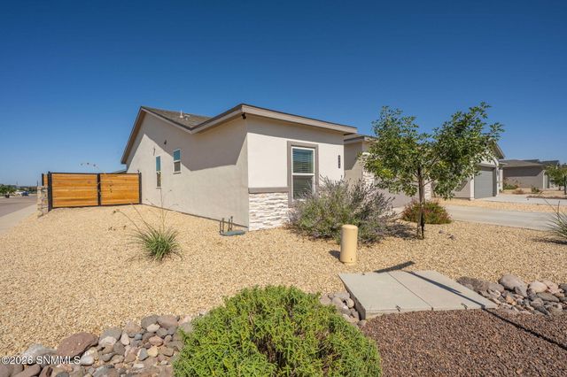 6109 Montgomery Road, Las Cruces, NM 88012