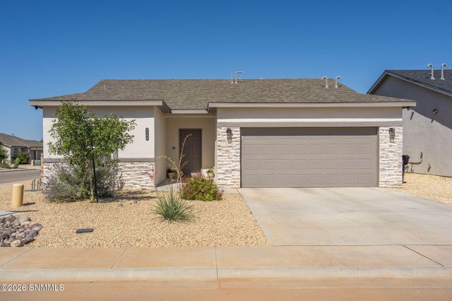 6109 Montgomery Road, Las Cruces, NM 88012