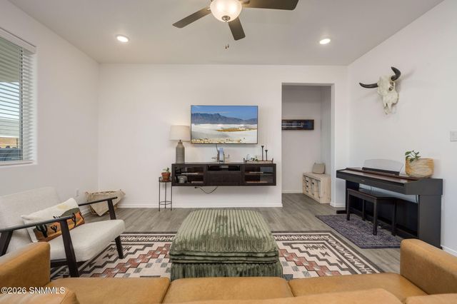 6109 Montgomery Road, Las Cruces, NM 88012