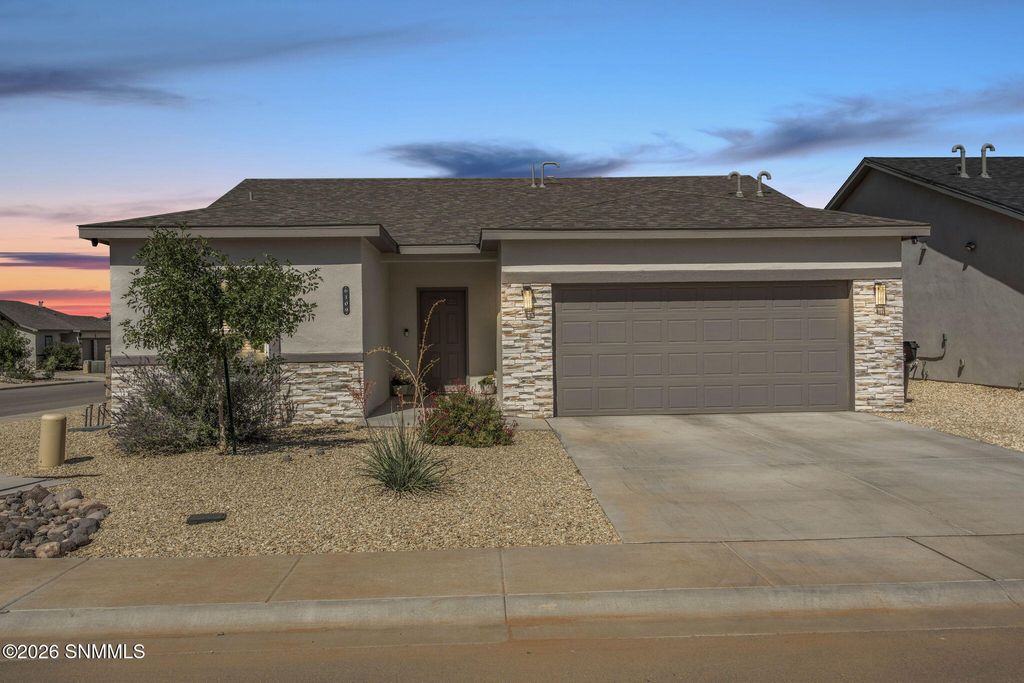 6109 Montgomery Road, Las Cruces, NM 88012