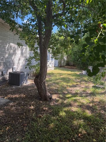 5725 Kimbrough Dr, Corpus Christi, TX 78412