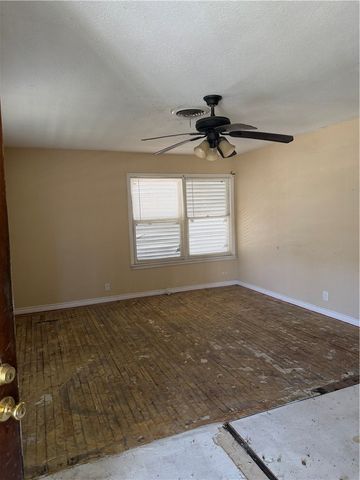 5725 Kimbrough Dr, Corpus Christi, TX 78412