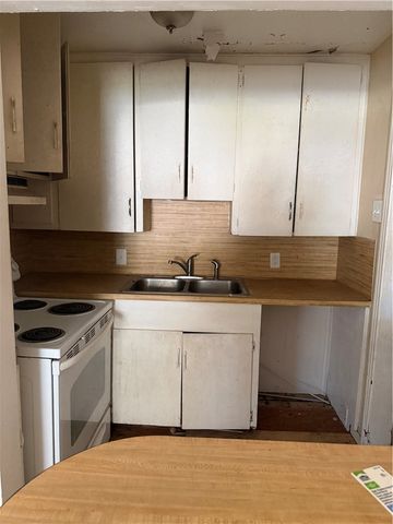 5725 Kimbrough Dr, Corpus Christi, TX 78412
