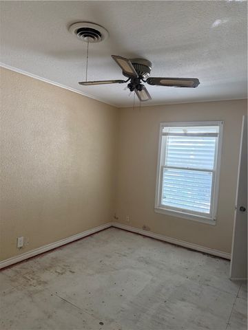 5725 Kimbrough Dr, Corpus Christi, TX 78412