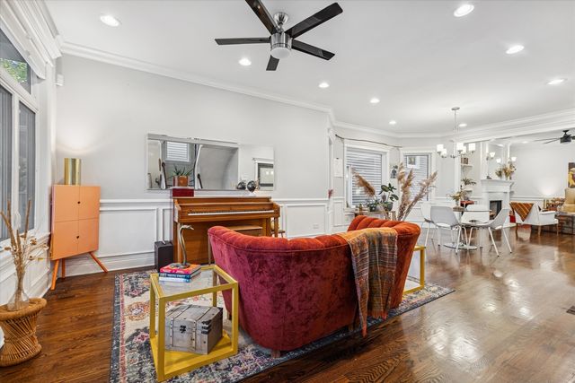 3733 W Sunnyside Avenue, Chicago, IL 60625