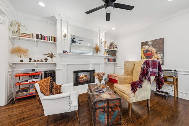 3733 W Sunnyside Avenue, Chicago, IL 60625