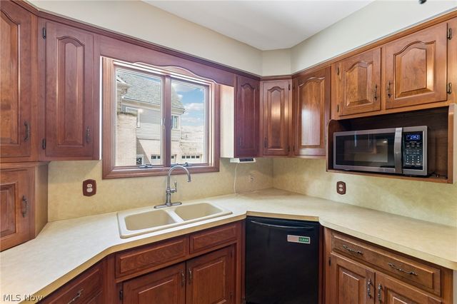 3471 E Erie Avenue, Lorain, OH 44052