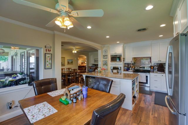 213 Lakeview, Sunrise Beach, TX 78643