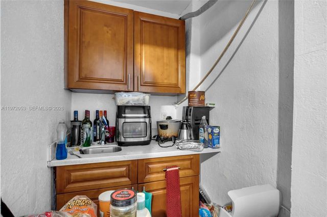 1064 NW 103rd St, Miami, FL 33150